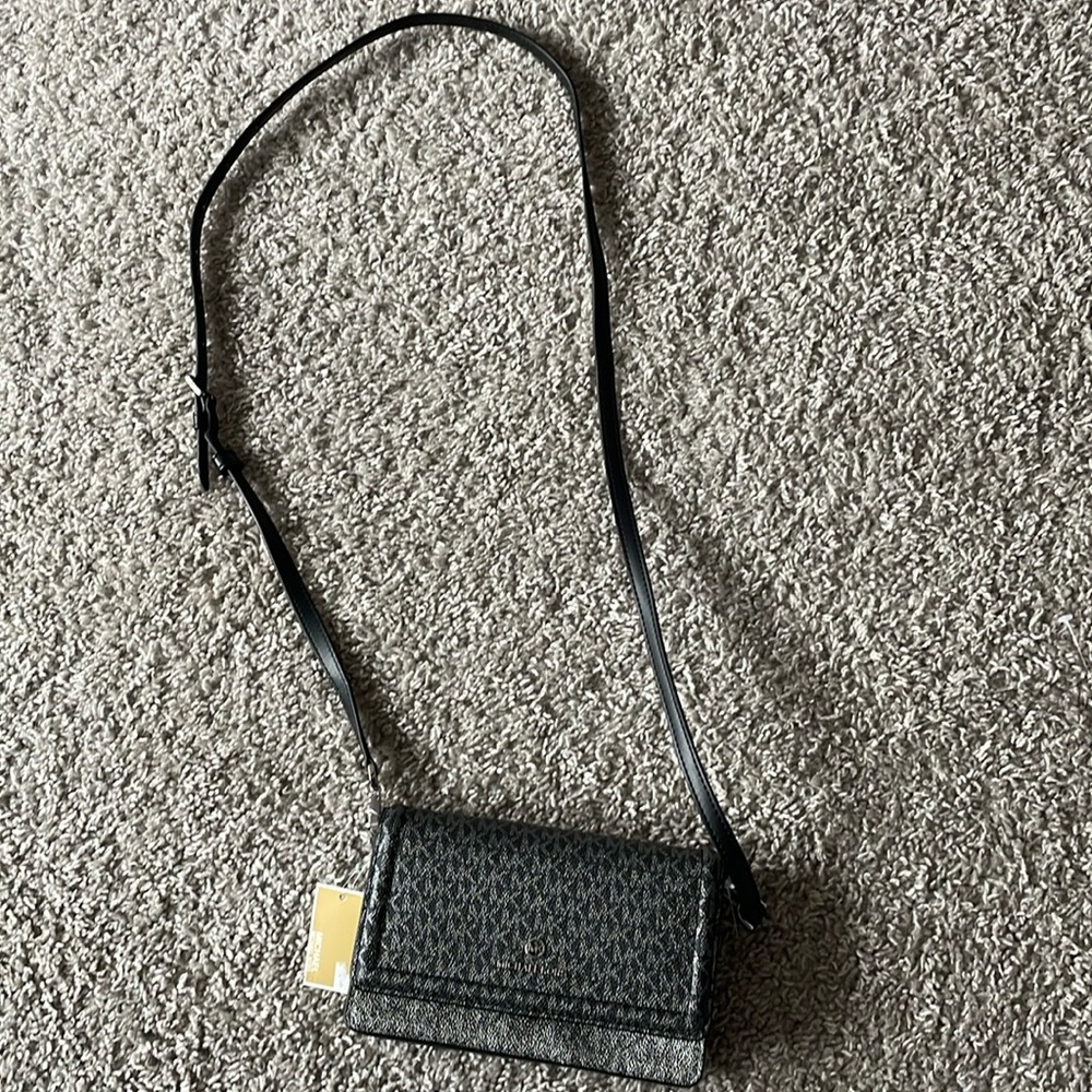 Michael Kors Jet Set Charm Crossbody